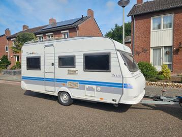 Caravan Hobby De luxe 450 te koop opknapper beschikbaar voor biedingen