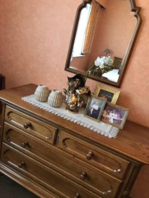 ‼️ 100% MASSIEVE ‼️ FRANSE EIKEN COMMODE MET SPIEGEL!, Antiek en Kunst, Antiek | Meubels | Tafels, Ophalen