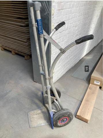 expresso steekkar beschikbaar voor biedingen