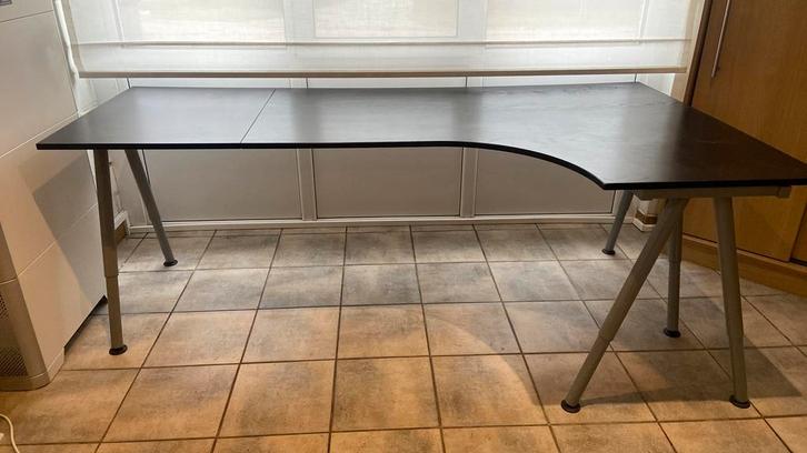 Zwarte bureau Ikea GALANT, Huis en Inrichting, Bureaus, Gebruikt, Bureau, In hoogte verstelbaar, Ophalen