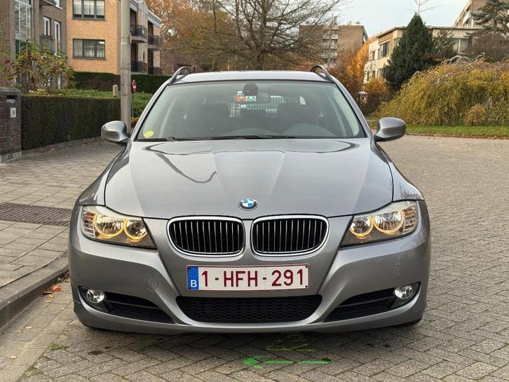 BMW E91 318D Touring LCI 2010, Auto's, BMW, Particulier, 3 Reeks, Bluetooth, Diesel, Euro 5, Break, 5 deurs, Handgeschakeld, Zilver of Grijs