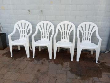4 nog bijna nieuwe tuinstoelen merk JARDIN beschikbaar voor biedingen