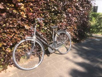 Damesfiets tweedehands beschikbaar voor biedingen