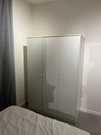 Wardrobe with three dors, Huis en Inrichting, Kasten | Kleerkasten, Ophalen, Zo goed als nieuw