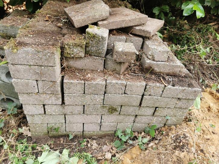 Gratis Betonklinkers, Tuin en Terras, Tegels en Klinkers, Zo goed als nieuw, Klinkers, Beton, Ophalen
