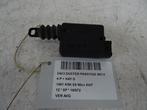 PORTIERSLOT LINKS VOOR Dacia Duster (HS) (01-2009/01-2018), Gebruikt, Links, Dacia