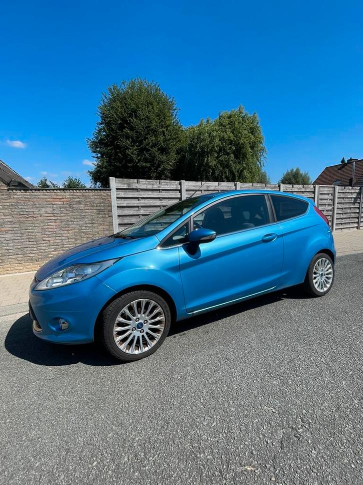 prachtige Ford Fiësta aangeboden !, Auto's, Ford, Particulier, Fiësta, Benzine, Euro 5, Stadsauto, 3 deurs, Handgeschakeld, Blauw