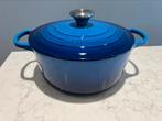 NIEUWE Le Creuset Signature Azure 24 cm, 4,2 liter, Huis en Inrichting, Keuken | Potten en Pannen, Gietijzer, Nieuw, Ophalen of Verzenden