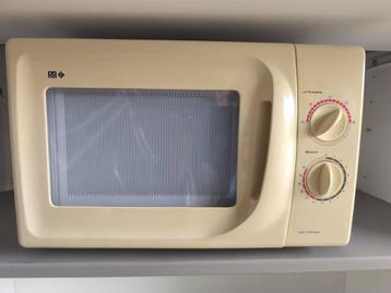 Micro-ondes  beschikbaar voor biedingen