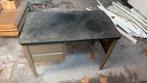 Vintage metalen bureau, Ophalen, Zo goed als nieuw