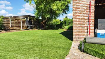 62 M2 kunstgras in heel goede staat  beschikbaar voor biedingen