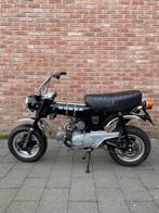 originele zwarte Honda Dax 50cc 4takt, Fietsen en Brommers, Brommers | Honda, Ophalen, 50 cc, 3 versnellingen, Klasse B (45 km/u)