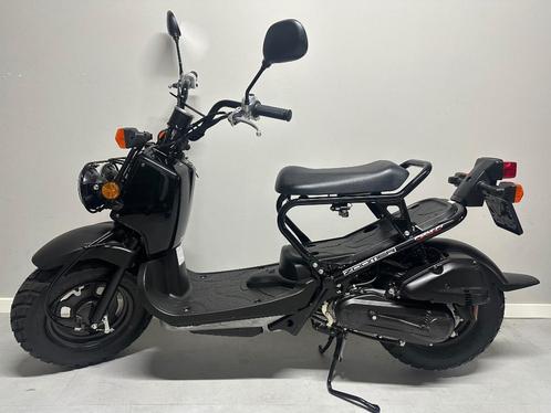 Honda zoomer Nieuwstaat 950km!, Fietsen en Brommers, Scooters | Overige merken, Ophalen