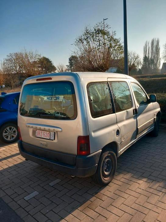 Berlingo 2001 1400 ess 125000 km 18/01 leuze-en-hainaut, Autos, Citroën, Particulier, Berlingo, Essence, Enlèvement