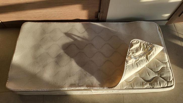 Matelas (120x60) avec aerosleep, Enfants & Bébés, Chambre d'enfant | Linge de lit, Utilisé, Drap-housse ou Taie d'oreiller, Garçon ou Fille