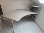 Zeer handige en ruime bureau, Huis en Inrichting, Bureaus, Ophalen, Zo goed als nieuw, Bureau