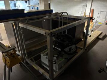 Nacelle alu + fourche à palette BOCKER beschikbaar voor biedingen