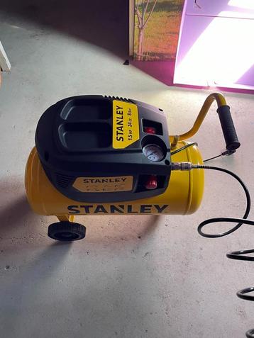 Stanley 24L Compressor met accessoires 