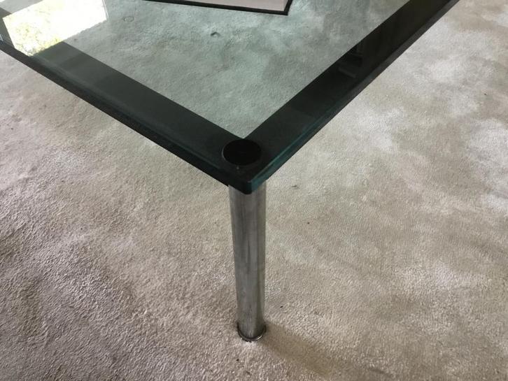 Tijdloze Cassina LC10 salontafel, Ontwerp Le Corbusier, Huis en Inrichting, Tafels | Salontafels, Zo goed als nieuw, Minder dan 50 cm