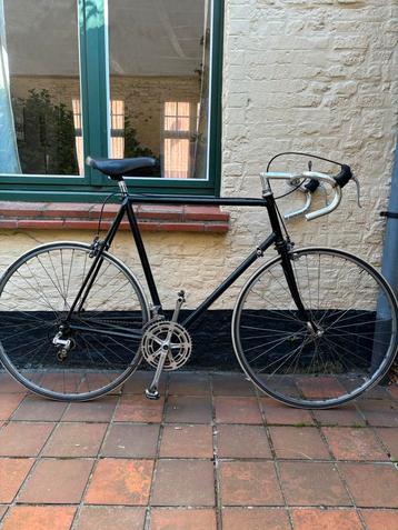 Oude vintage koersfiets  beschikbaar voor biedingen