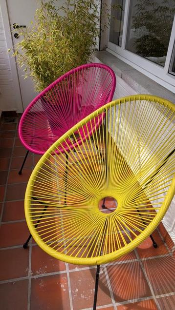 Gele en roze tuin of terras stoel  beschikbaar voor biedingen