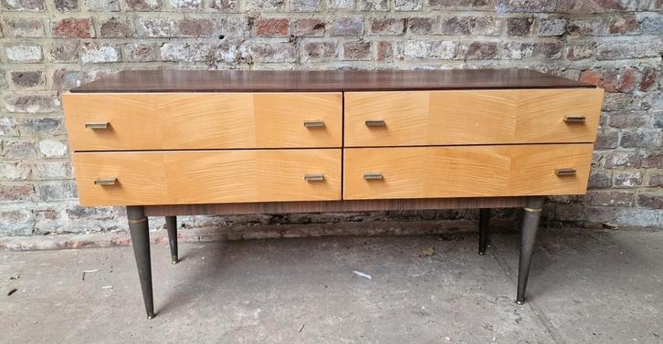 Mooi klein vintage dressoir, Huis en Inrichting, Kasten |Televisiemeubels, Gebruikt, Ophalen