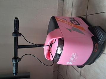 Electriche kinderauto met oplader  beschikbaar voor biedingen