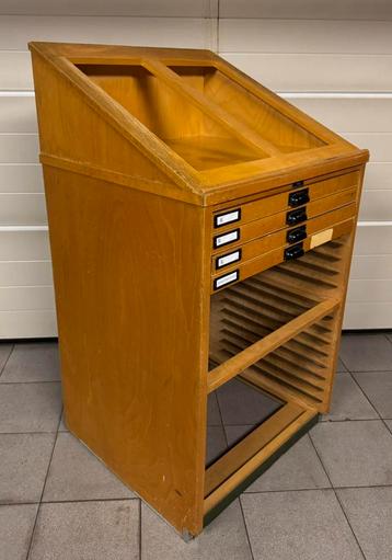 zetbok / letterkast / drukkerij kast beschikbaar voor biedingen