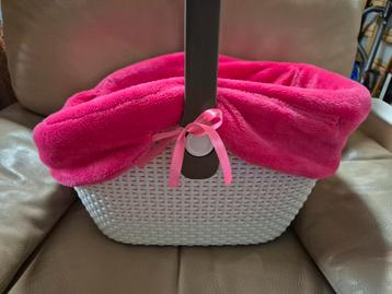 Curver draagmand met bekleding  beschikbaar voor biedingen