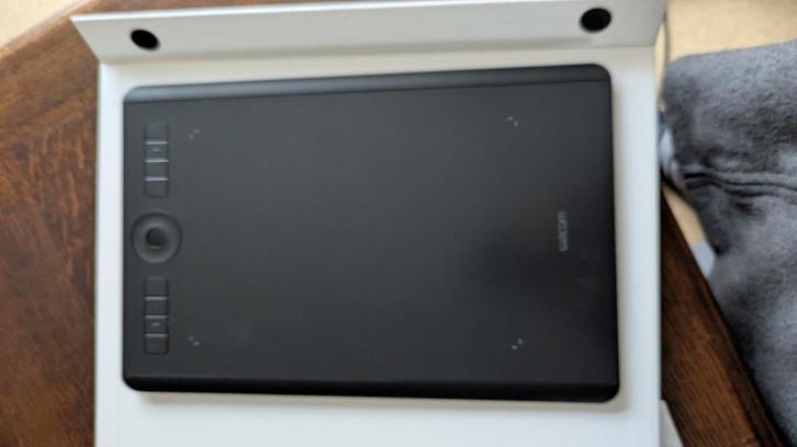 Takentablet Wacom Intuos Pro, Computers en Software, Tekentablets, Zo goed als nieuw, Draadloos, Ophalen