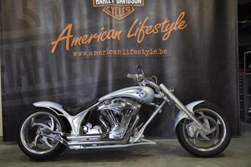 Harley-Davidson SOFTAIL FLST CUSTOM BIKE