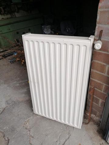 Radiator incl mengkraan beschikbaar voor biedingen