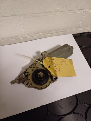 Mercedes-Benz C-Klasse W202 Raammotor 0130821637 Links beschikbaar voor biedingen