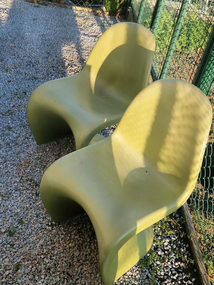 Replica verner panton chair , stapelbare stoel , 2 beschikba, Antiek en Kunst, Antiek | Meubels | Stoelen en Sofa's, Ophalen