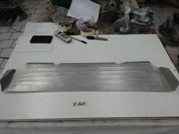 Achterpaneel van de motor voor Lamborghini Miura beschikbaar voor biedingen