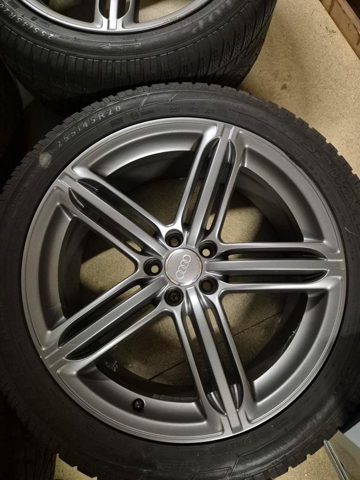 Audi SPEEDLINE titanium grijs 255/45/20, Auto-onderdelen, Banden en Velgen, Banden en Velgen, 20 inch, 255 mm, Gebruikt, Ophalen
