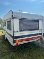 Caravane tractable Hobby avec auvent, Jusqu'à 4, Hobby, 5 à 6 mètres, Particulier