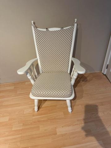 Landelijke stoel beschikbaar voor biedingen