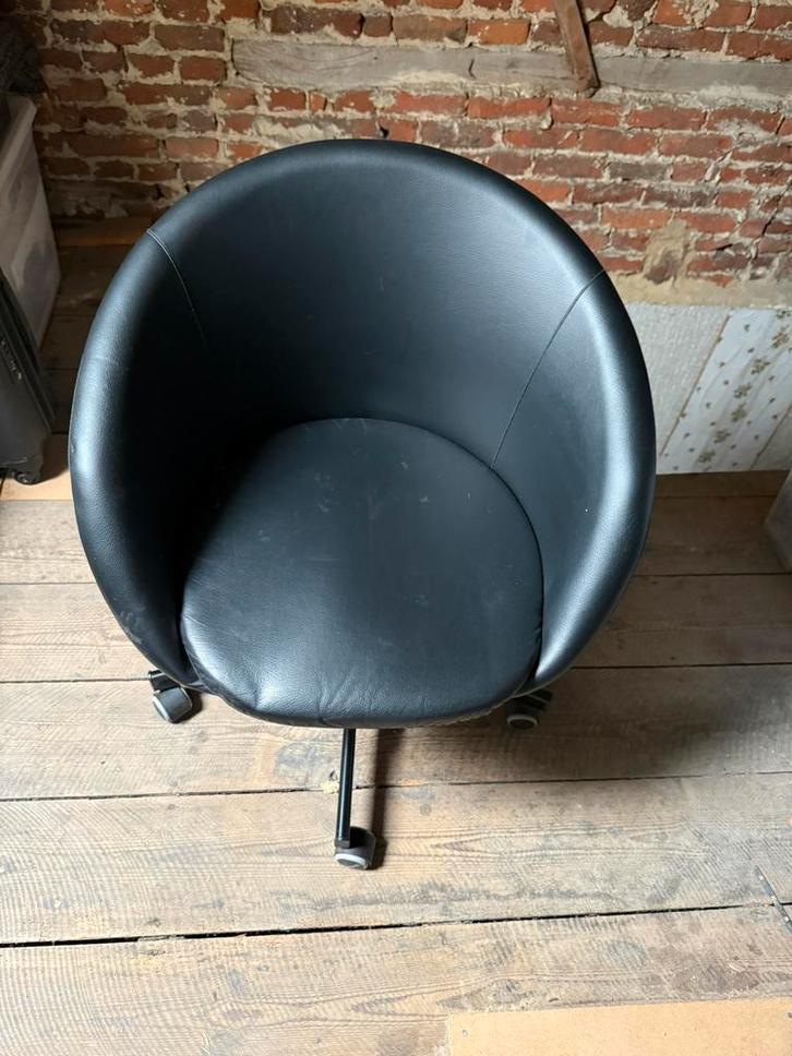 Fauteuil de bureau sur roulettes – similicuir noir, Maison & Meubles, Fauteuils, Comme neuf, Métal, Enlèvement