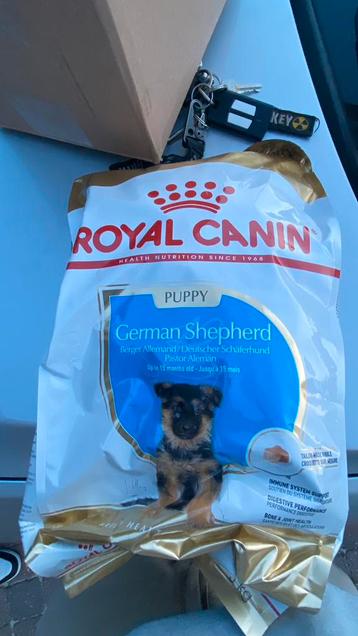 Royal Canin puppy german sheperd beschikbaar voor biedingen