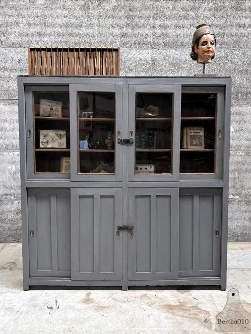 Unieke oude schoolkast, Antiek en Kunst, Curiosa en Brocante, Ophalen of Verzenden