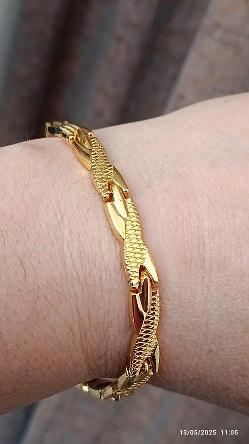 Nieuwe armband met magneten, Handtassen en Accessoires, Armbanden, Nieuw, Overige materialen, Geel, Ophalen of Verzenden