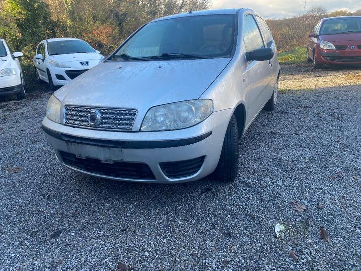 Fiât punto 1.2 essence prêt à immatriculer, Autos, Fiat, Entreprise, Punto, Essence, Euro 4, Berline, 3 portes, Boîte manuelle