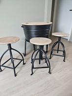 Minibar op wieltjes met 3 barkrukken, Ophalen, Zo goed als nieuw