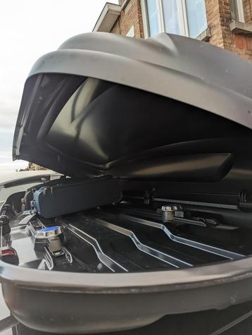 Verhuur - 524L dakkoffer en bars voor Volvo XC40 beschikbaar voor biedingen