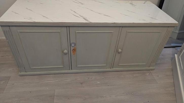 Meuble de rangement bas vintage gratuit a donner, Maison & Meubles, Accessoires pour la Maison | Coffres, Enlèvement