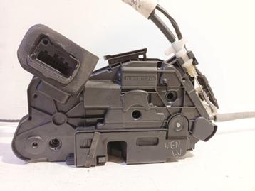 PORTIERVANGER CV ELEKTR. LINKS VOOR Golf VI (5K1) beschikbaar voor biedingen