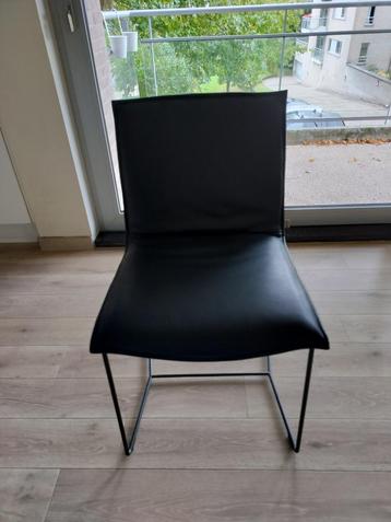 Lederen eetstoelen - 6 beschikbaar voor biedingen