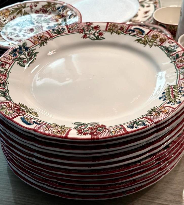 ASSIETTE GIEN FRANCE «JARDIN IMAGINAIRE», Antiek en Kunst, Antiek | Servies compleet, Ophalen of Verzenden