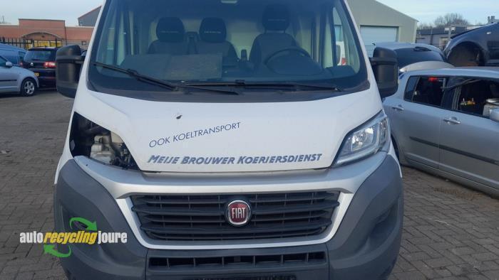 Voorruit van een Fiat Ducato, Auto-onderdelen, Ruiten en Toebehoren, Fiat, Gebruikt, 3 maanden garantie
